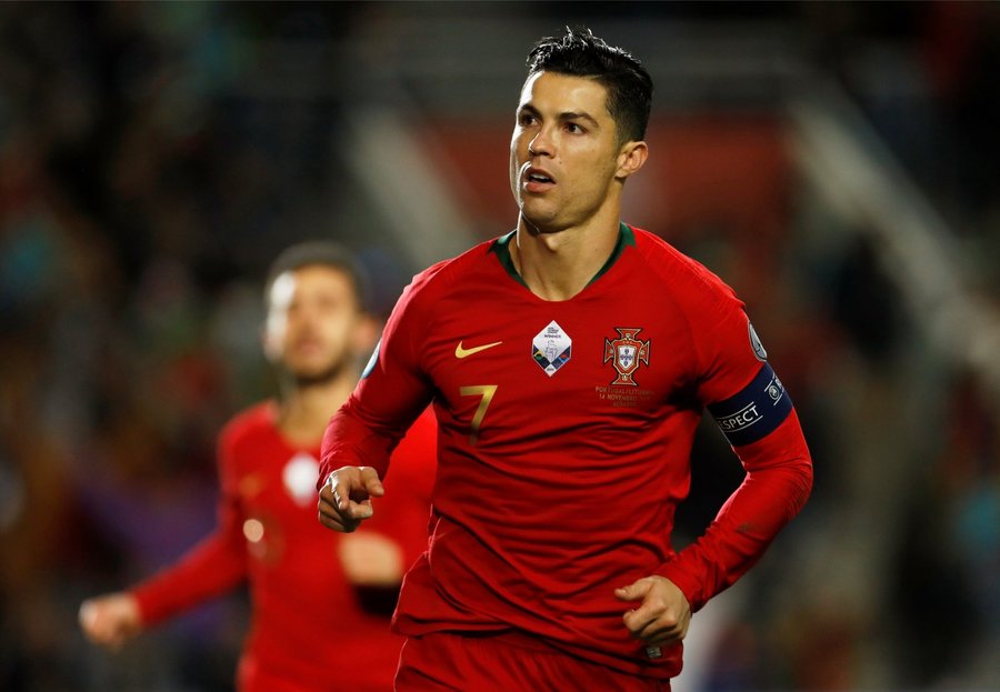 RAAMATUBLOGI: Ronaldo: maag või lihtsalt üks jalgpallur 